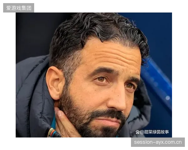 曼联后卫利桑德罗伤愈复出,其强悍的防守将极大提升阿根廷后防硬度。 曼联后卫利桑德罗伤愈复出,其强悍的防守将极大提升阿根廷后防硬度。